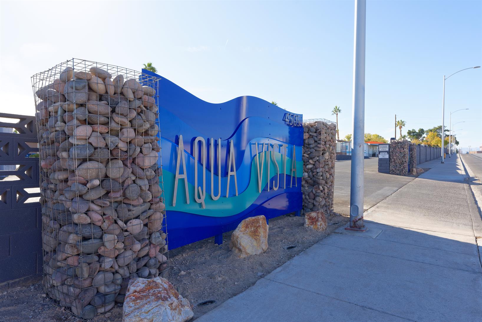aqua vista sign