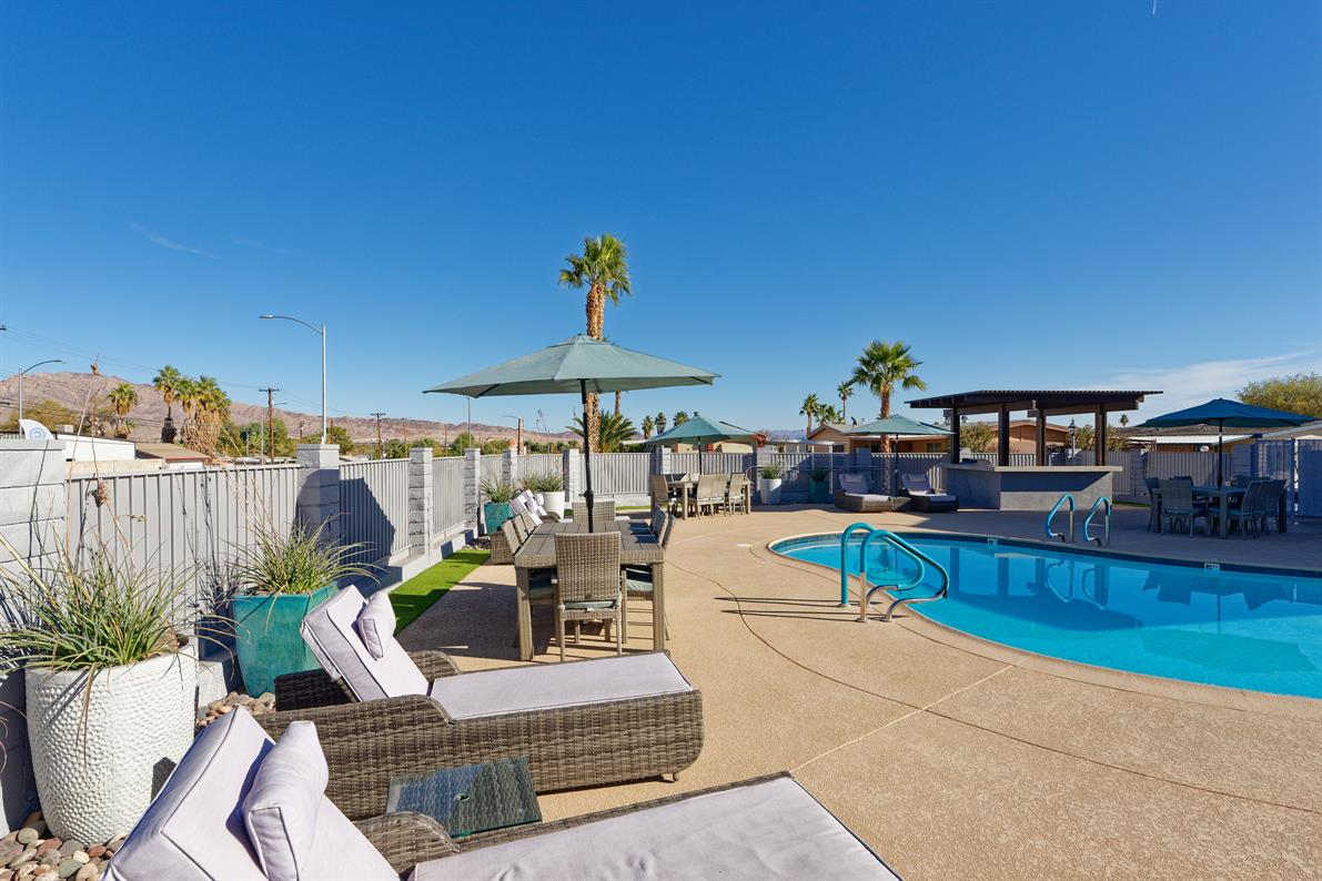 pool area patio chairs