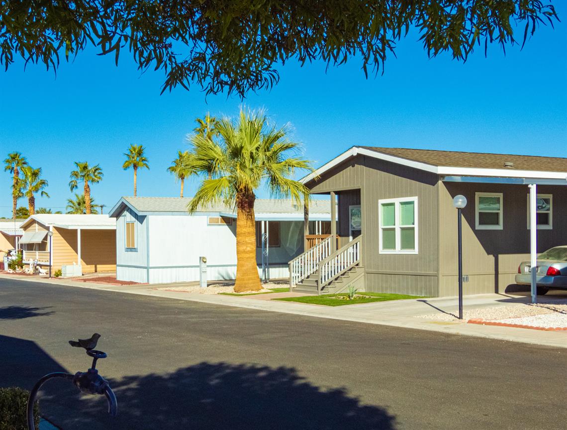 street mobile home tan