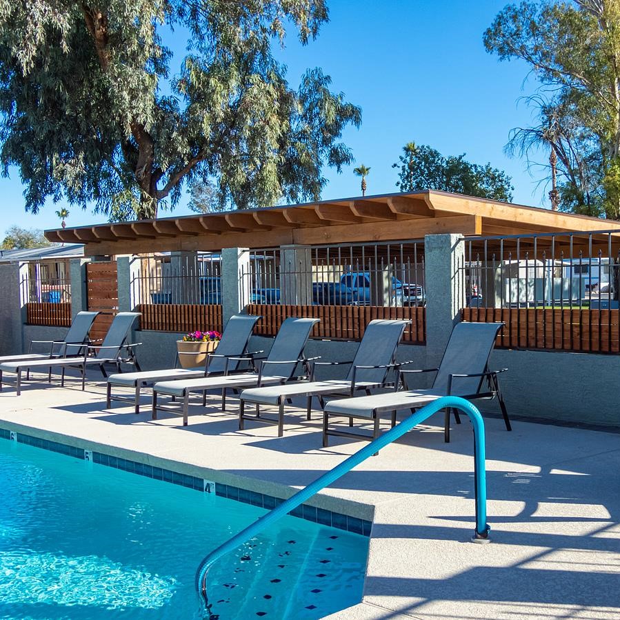 chair pool
